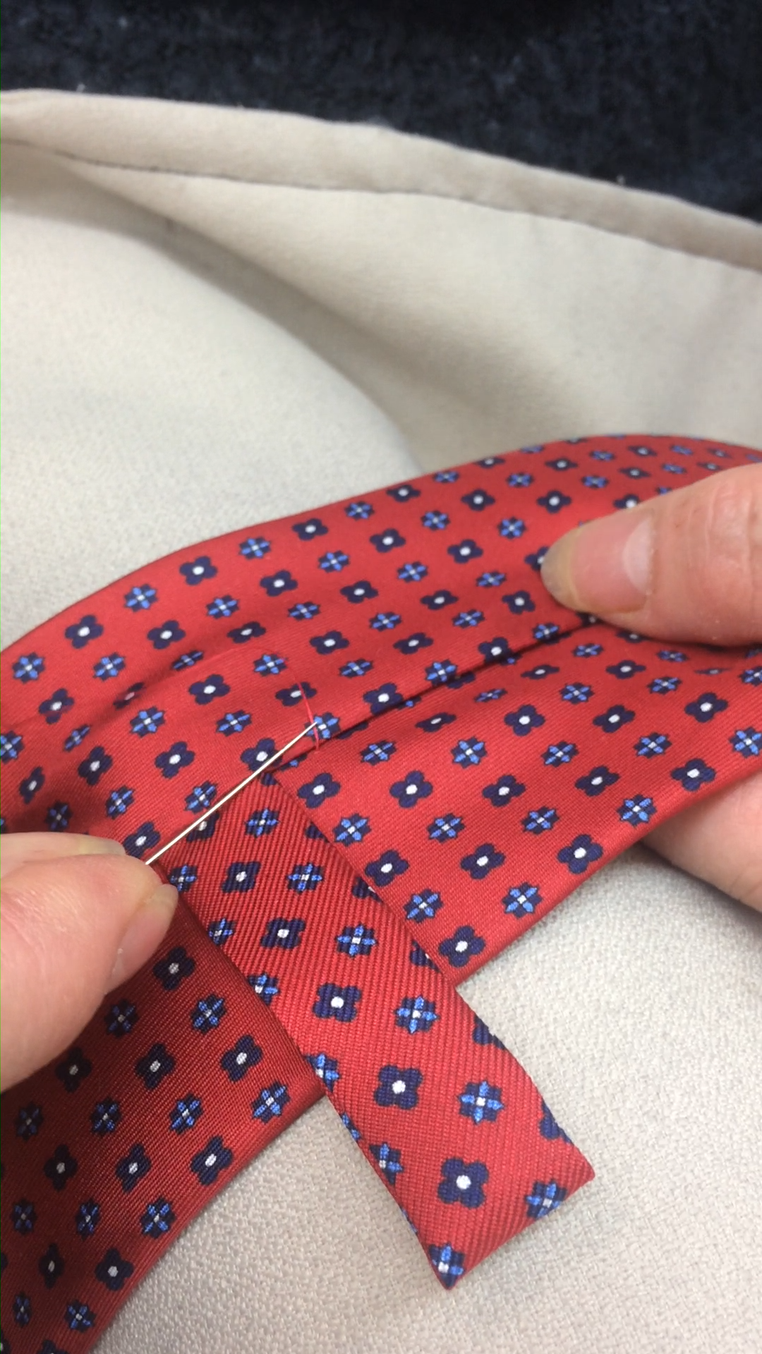 Raffaele Muro - Lavorazioni - Cucito Video 1 Thumbnail